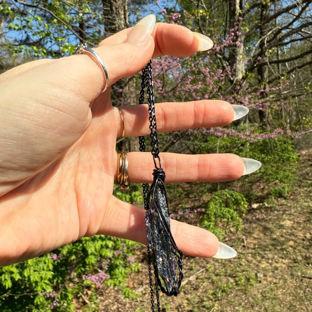 Statement Carbide Stone Necklace - image 3